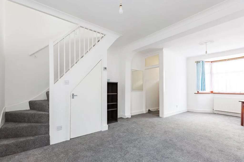 2 bedroom maisonette for rent