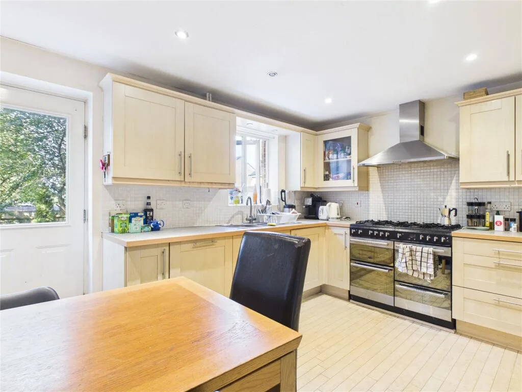 4 bedroom terraced house for rent
