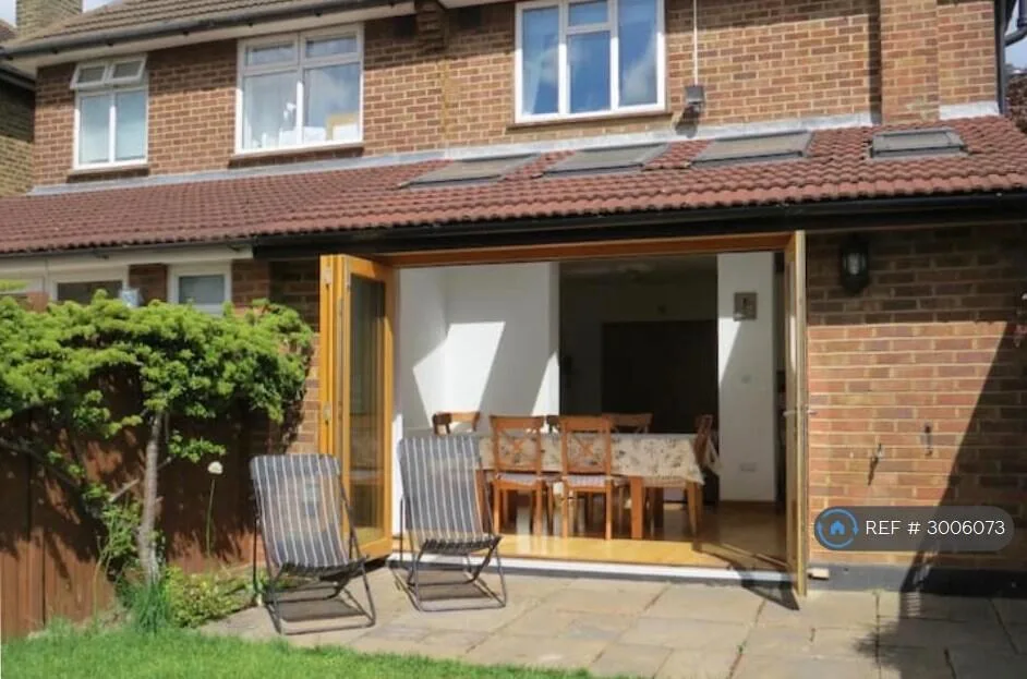 3 bedroom semi-detached house for rent