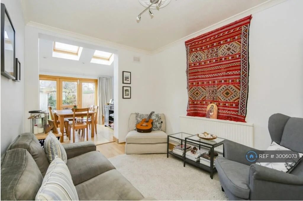 3 bedroom semi-detached house for rent