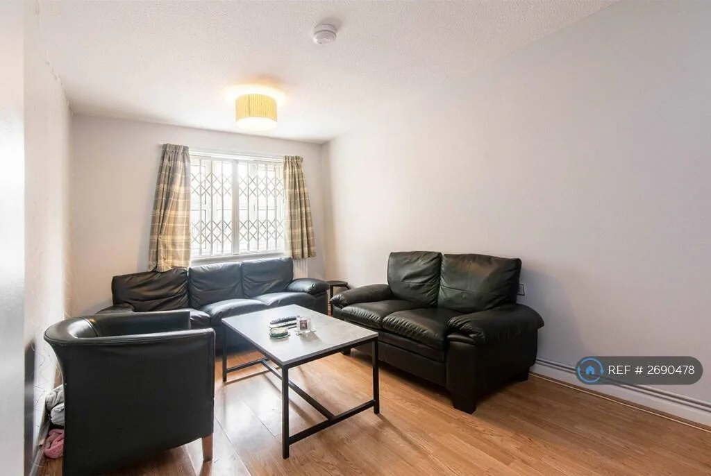 6 bedroom terraced house for rent