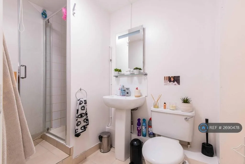 6 bedroom terraced house for rent