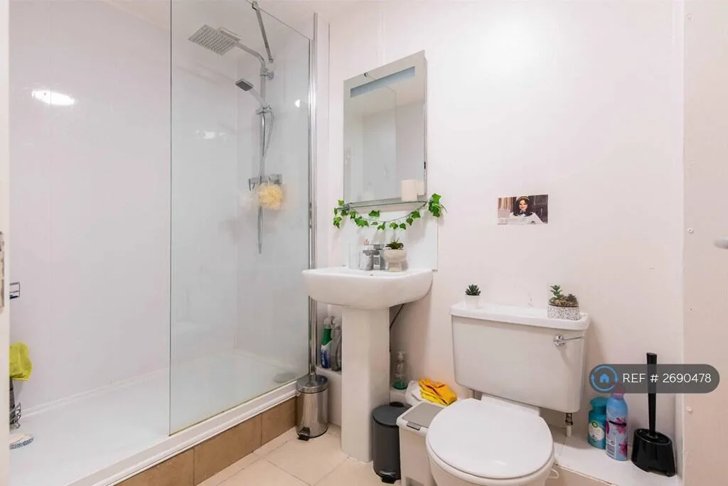6 bedroom terraced house for rent