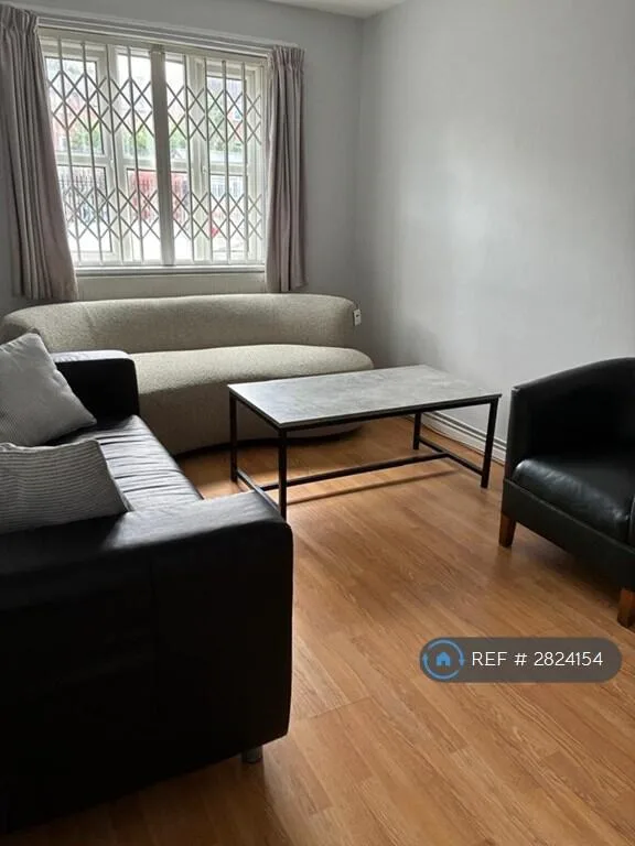 6 bedroom terraced house for rent