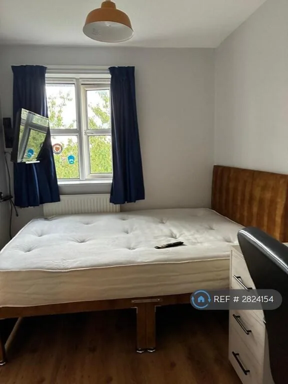 6 bedroom terraced house for rent