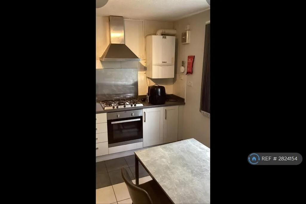 6 bedroom terraced house for rent