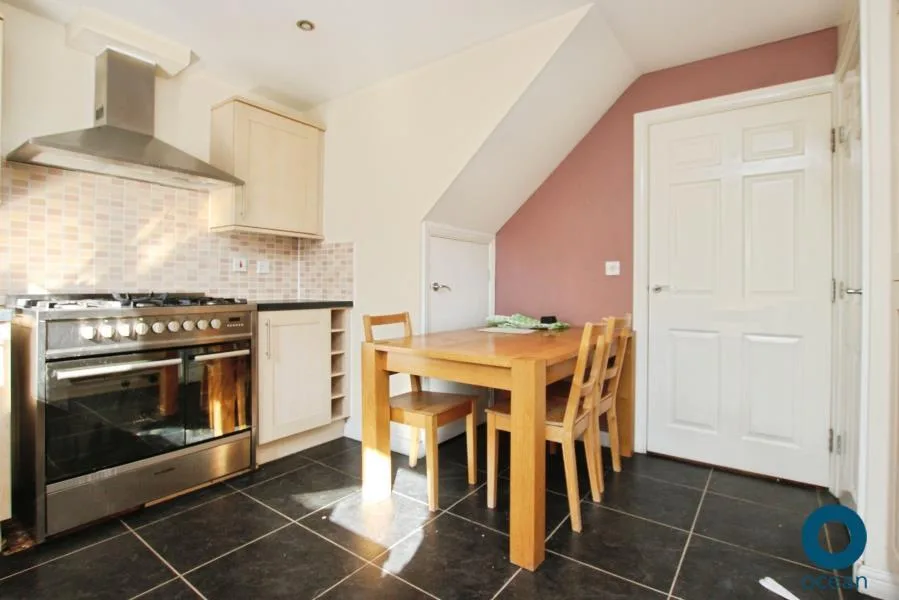 4 bedroom town house for rent