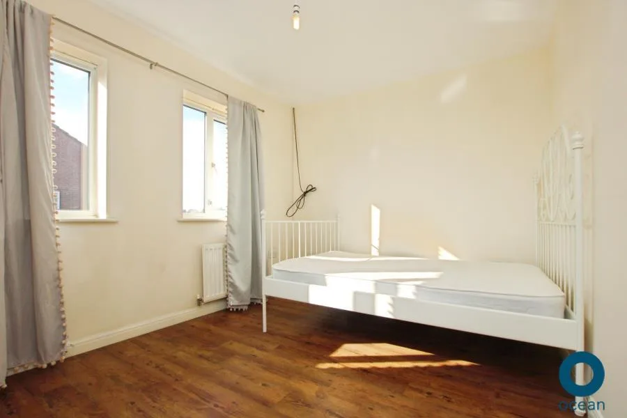 4 bedroom town house for rent
