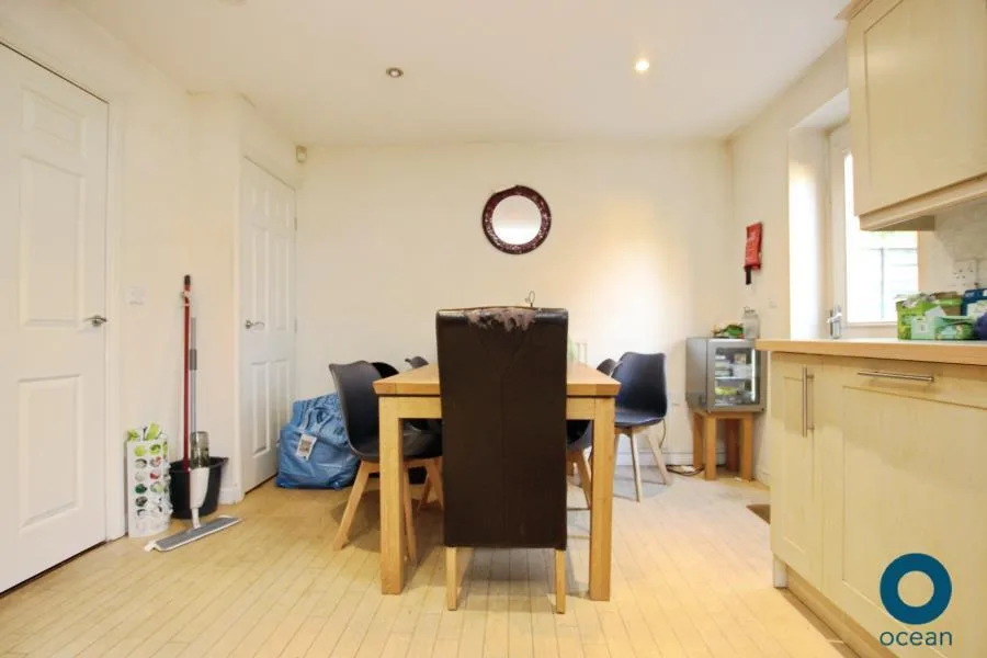 4 bedroom town house for rent