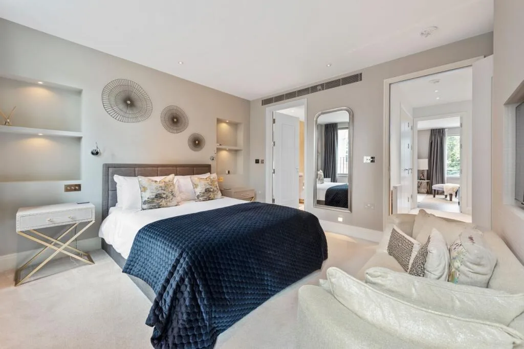 4 bedroom end of terrace house for rent