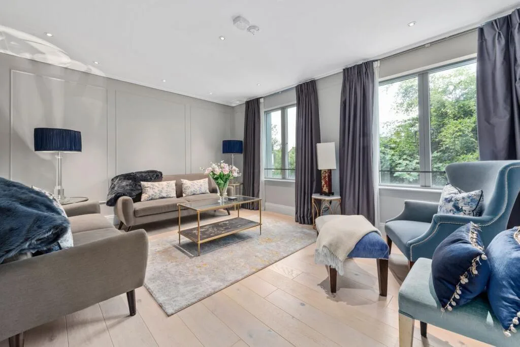 4 bedroom end of terrace house for rent