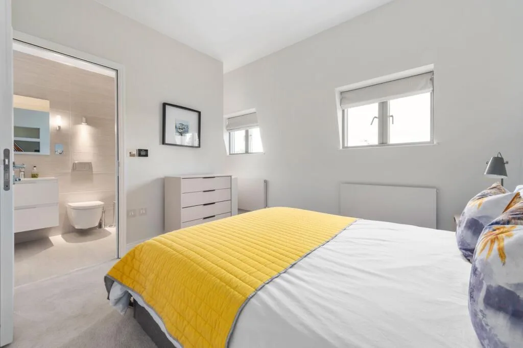 4 bedroom end of terrace house for rent
