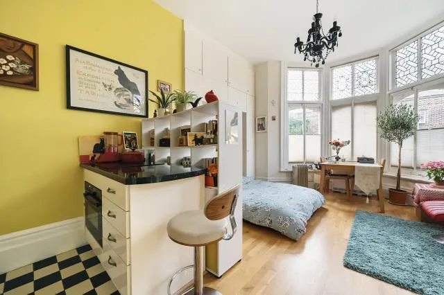 Studio flat for rent