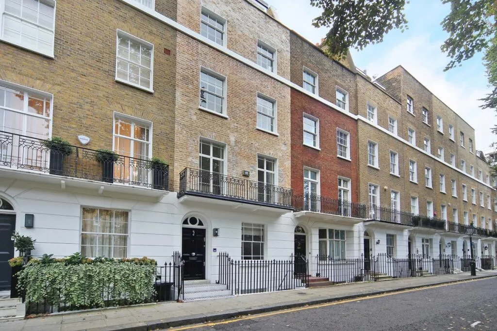 5 bedroom terraced house for rent