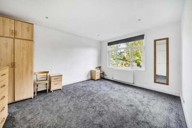 3 bedroom flat for rent