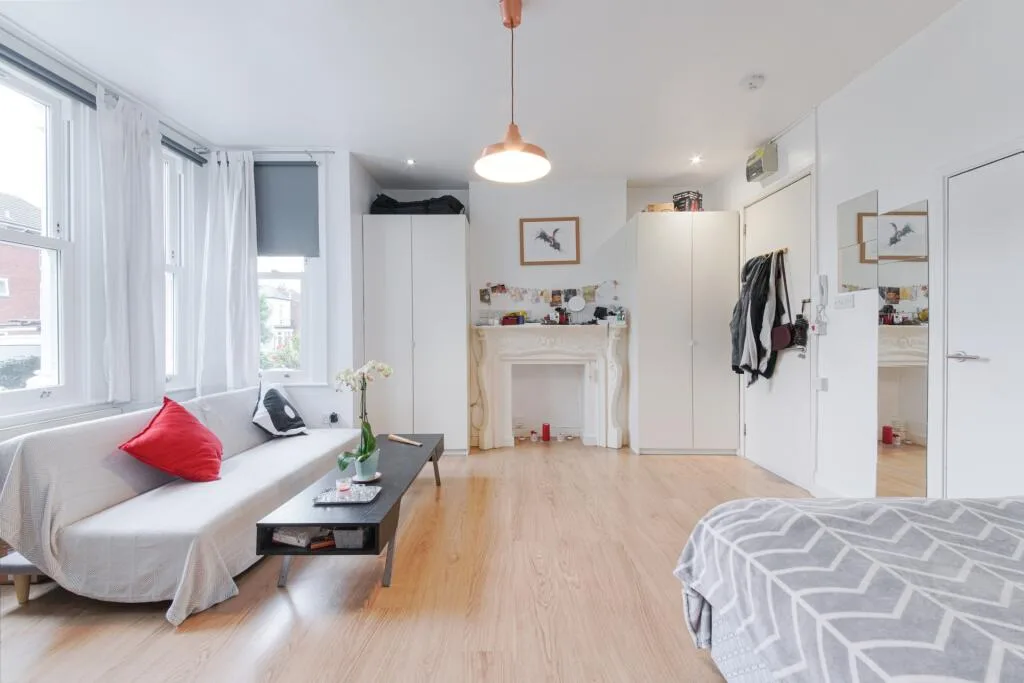 Studio flat for rent
