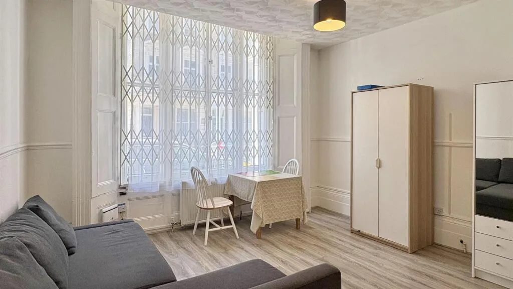 Studio flat for rent