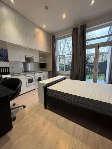 Studio flat for rent