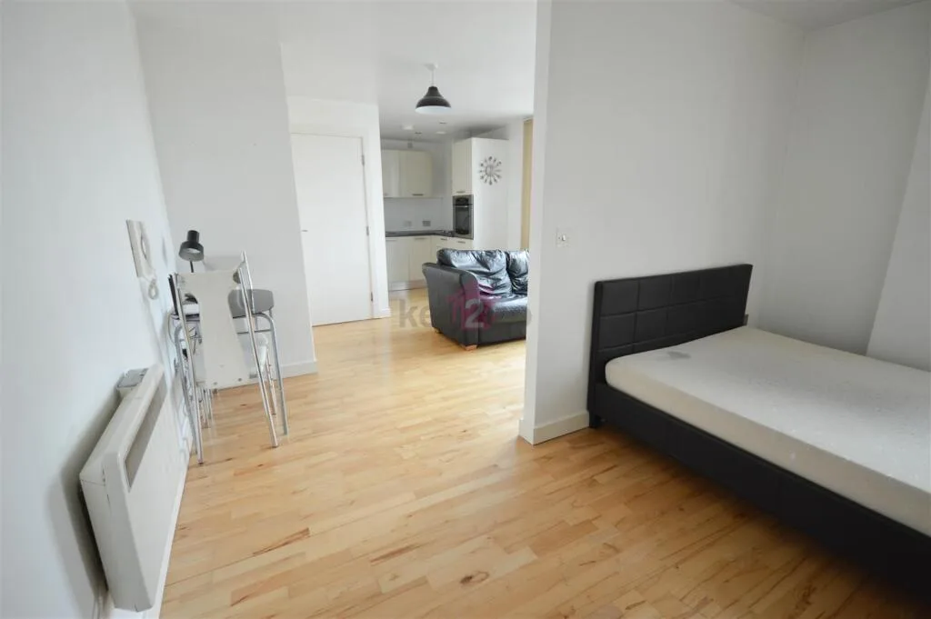 Studio flat for rent