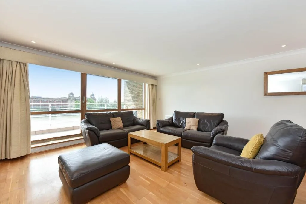 3 bedroom flat for rent