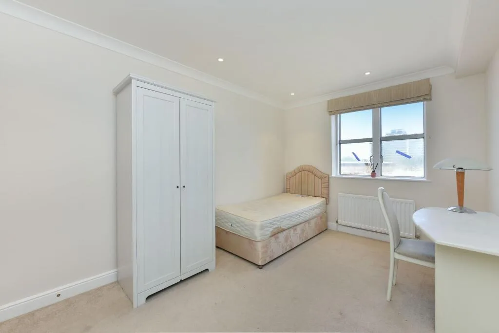 3 bedroom flat for rent