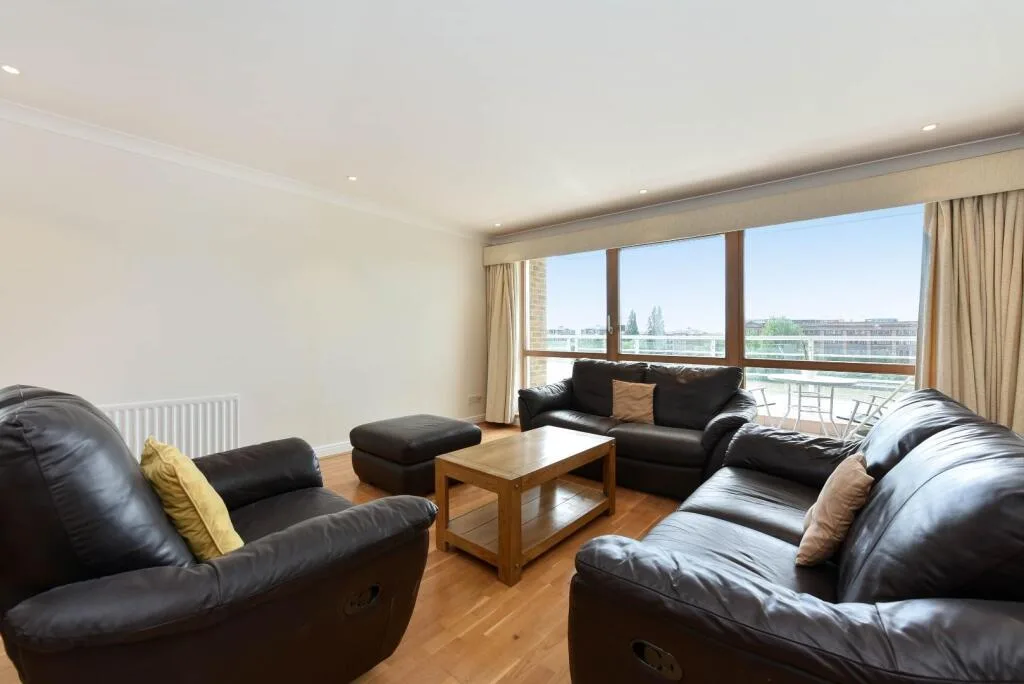 3 bedroom flat for rent
