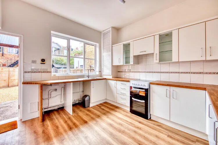 2 bedroom ground floor flat for rent