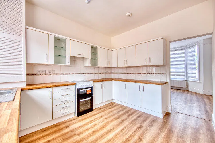2 bedroom ground floor flat for rent