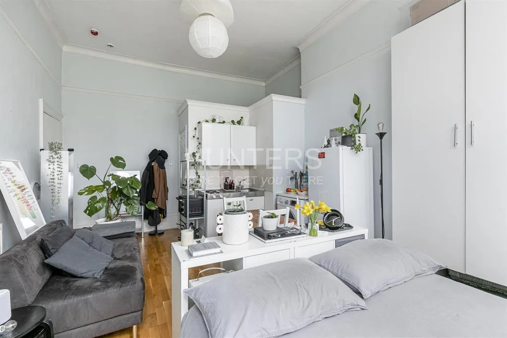 Studio flat for rent