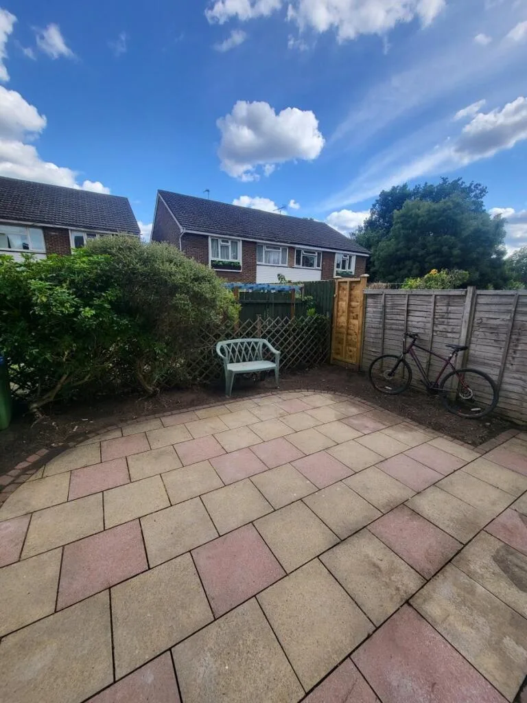 2 bedroom maisonette for rent
