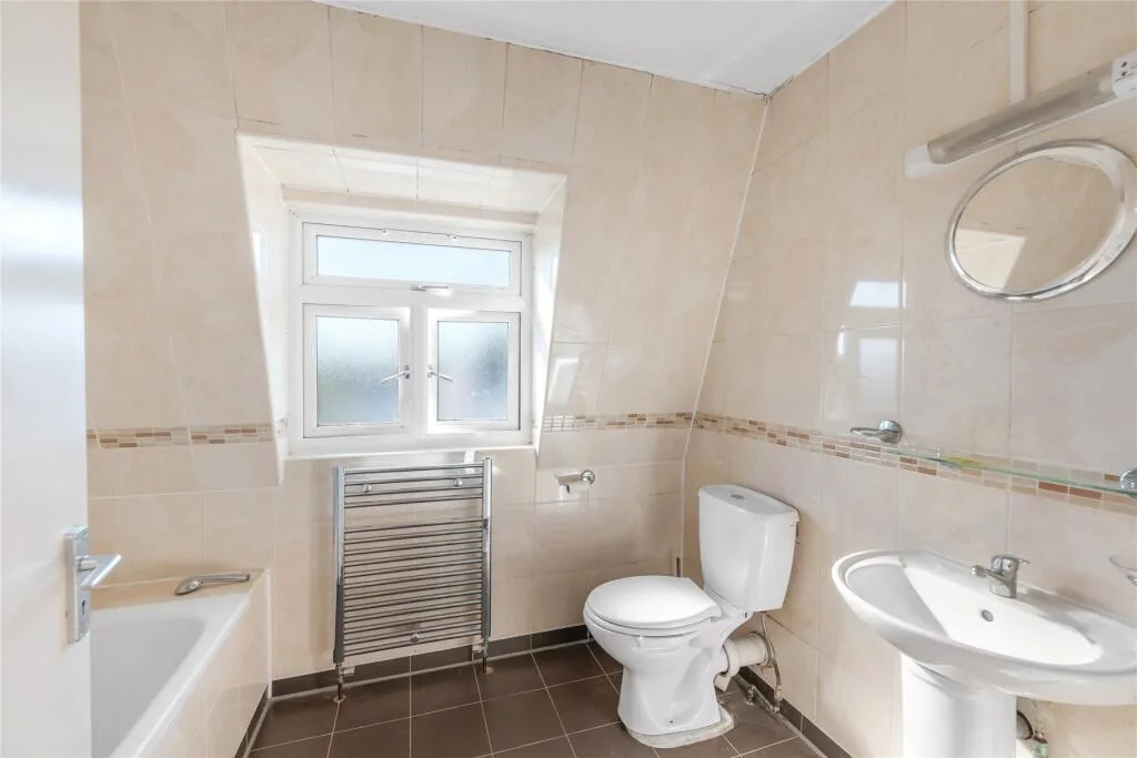 3 bedroom flat for rent