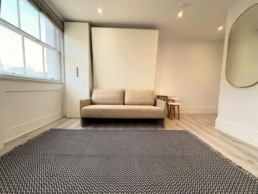 Studio flat for rent