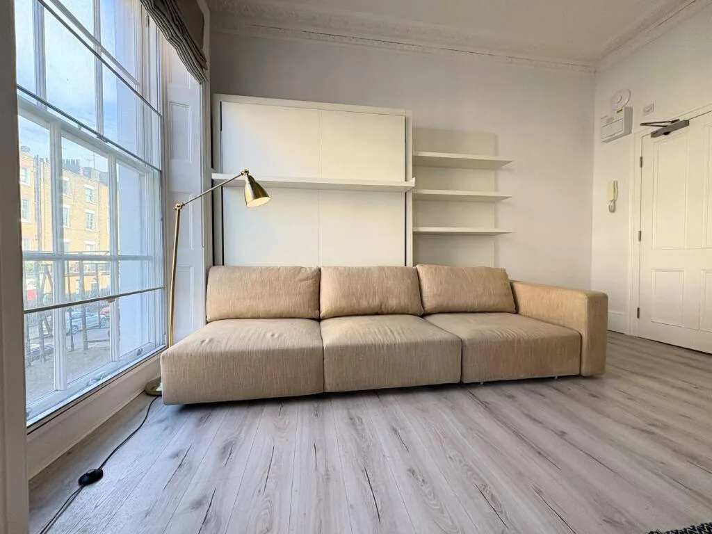 Studio flat for rent