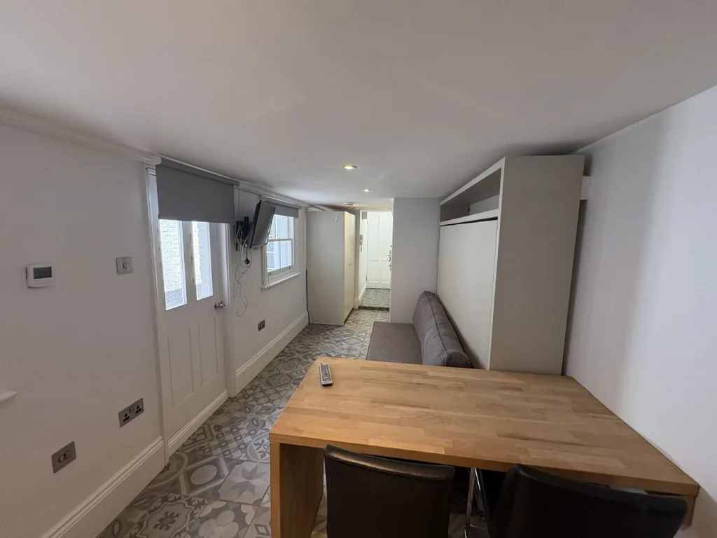 Studio flat for rent