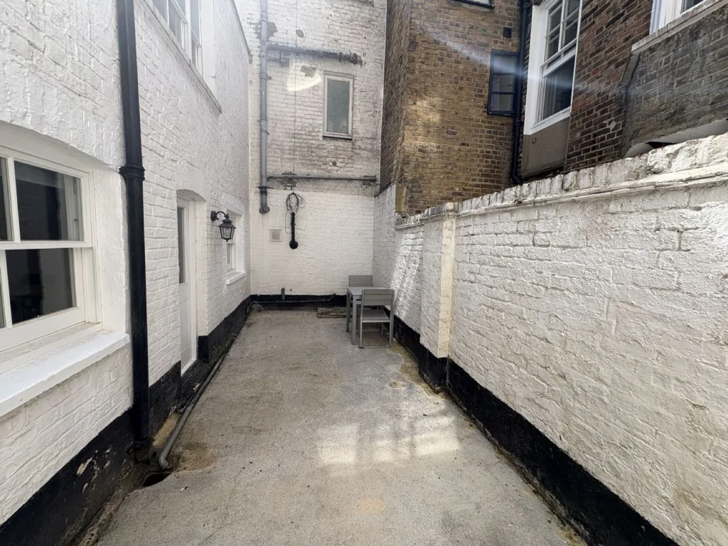 Studio flat for rent