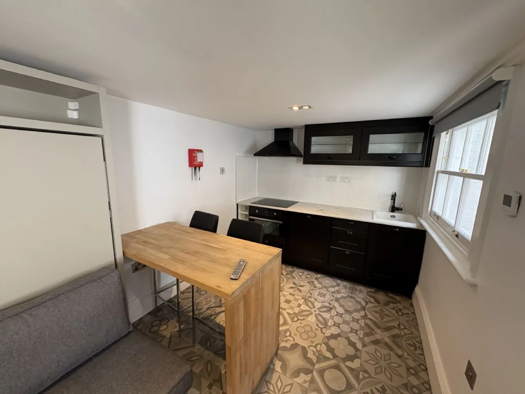 Studio flat for rent