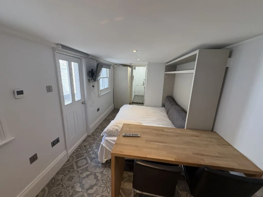 Studio flat for rent