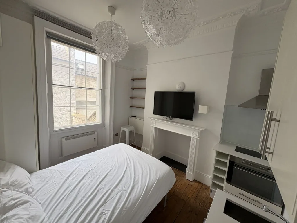 Studio flat for rent