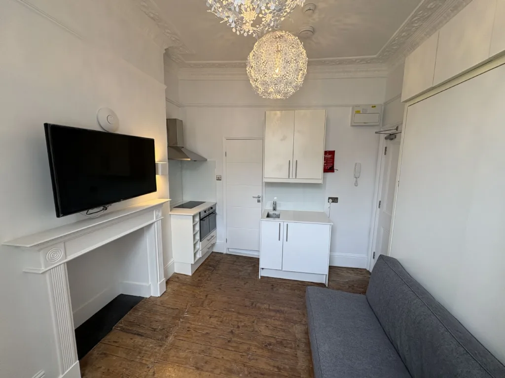 Studio flat for rent