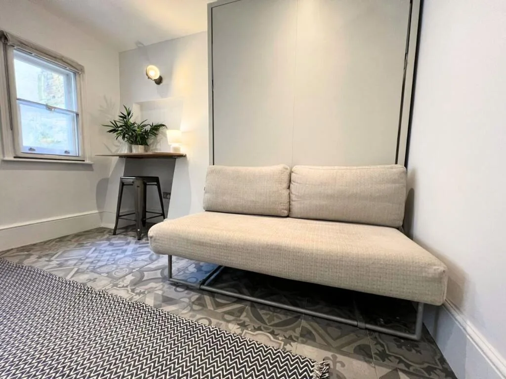 Studio flat for rent