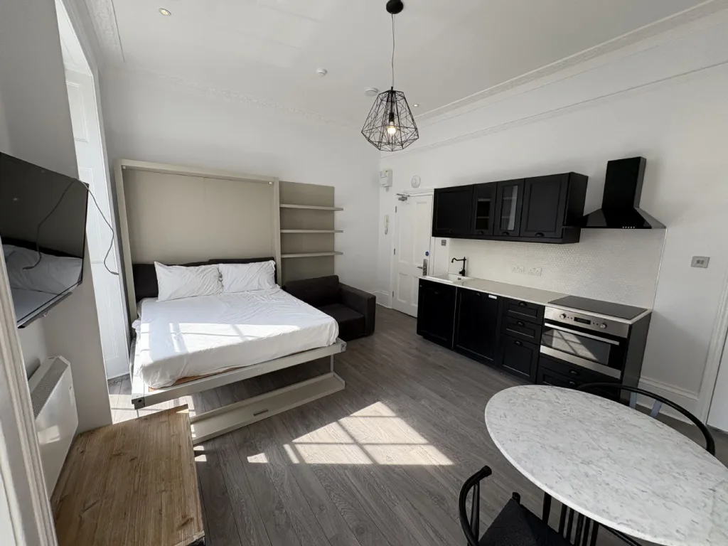 Studio flat for rent