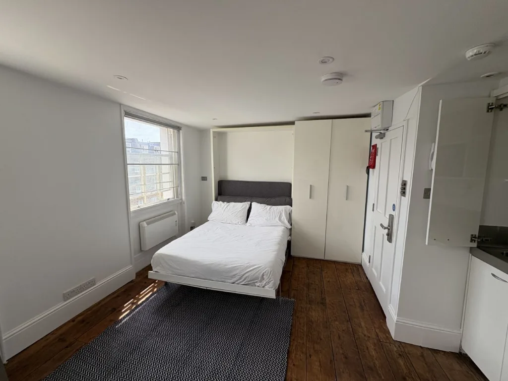Studio flat for rent