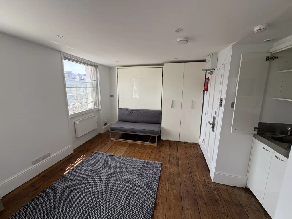 Studio flat for rent