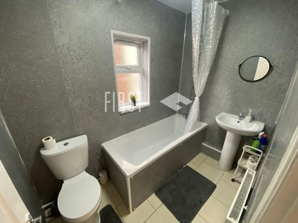 4 bedroom terraced house for rent