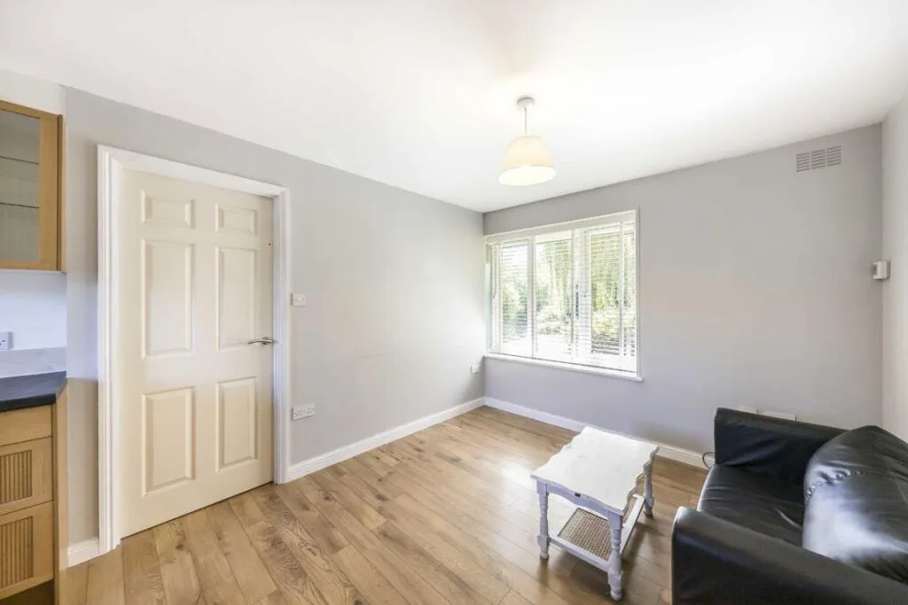 1 bedroom maisonette for rent