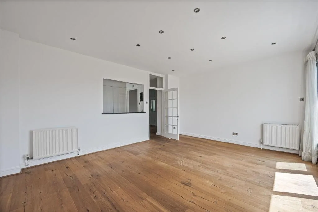 3 bedroom flat for rent