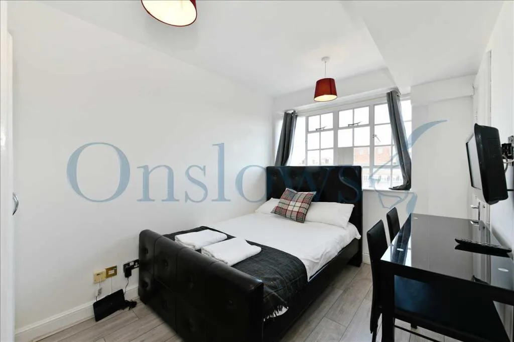 Studio flat for rent