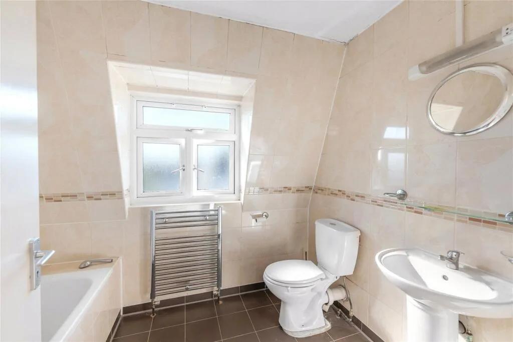 3 bedroom flat for rent