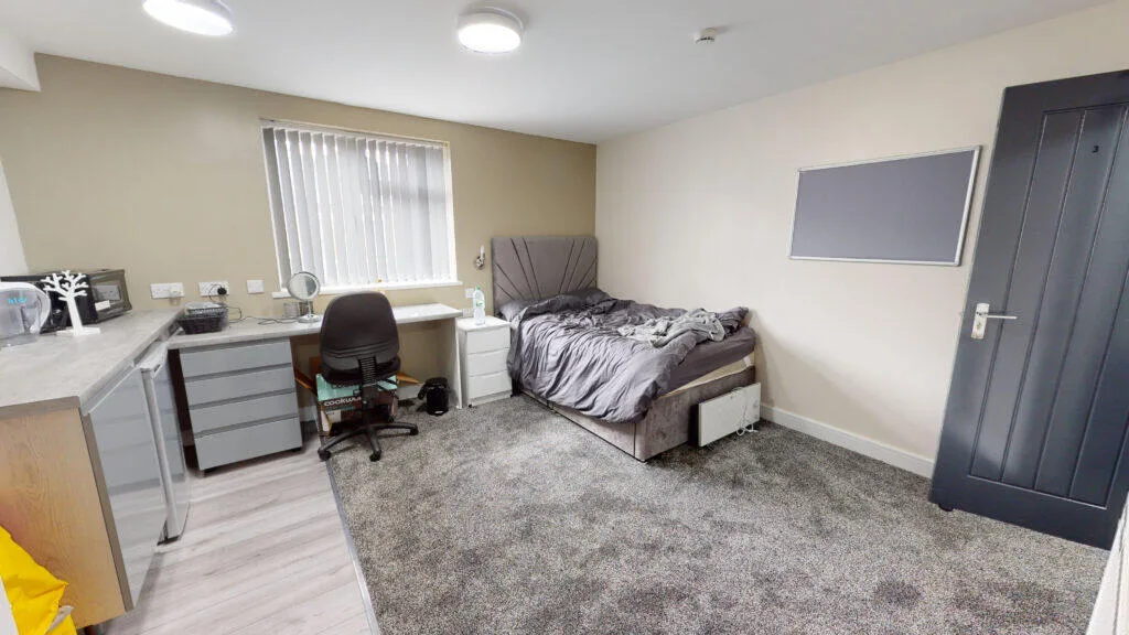 6 bedroom house for rent