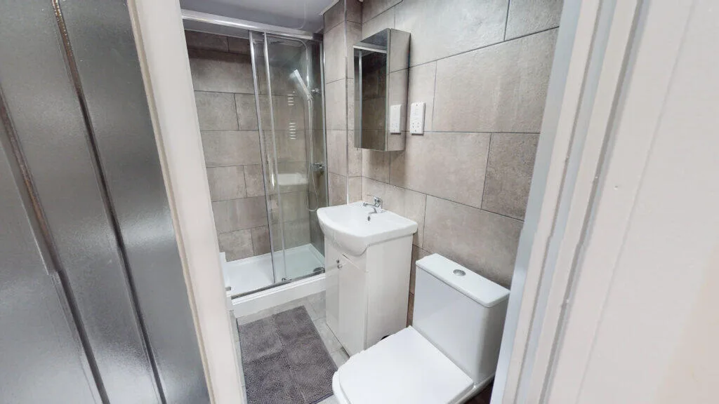 6 bedroom house for rent